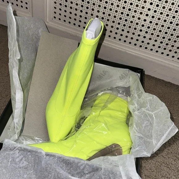 MIA NEON YELLOW BOOTIES - Picture 3 of 3